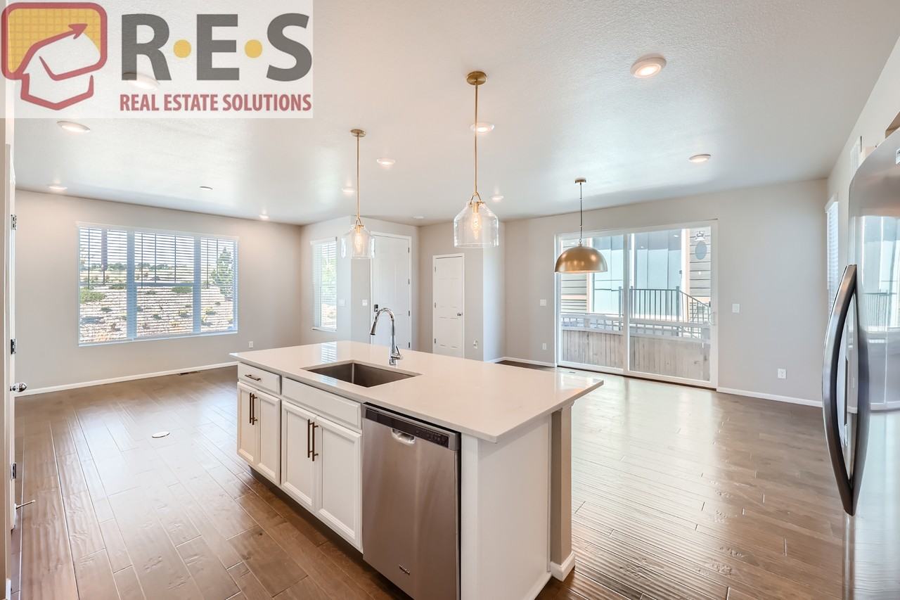 7199 Othello St - Photo 6 of 27