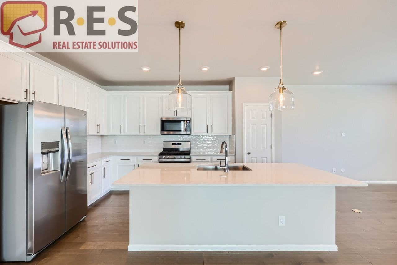 7199 Othello St - Photo 7 of 27