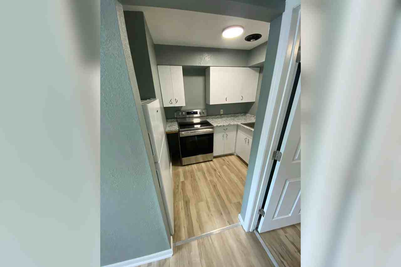 6654 Stephens St Apt 1 - Photo 3 of 11