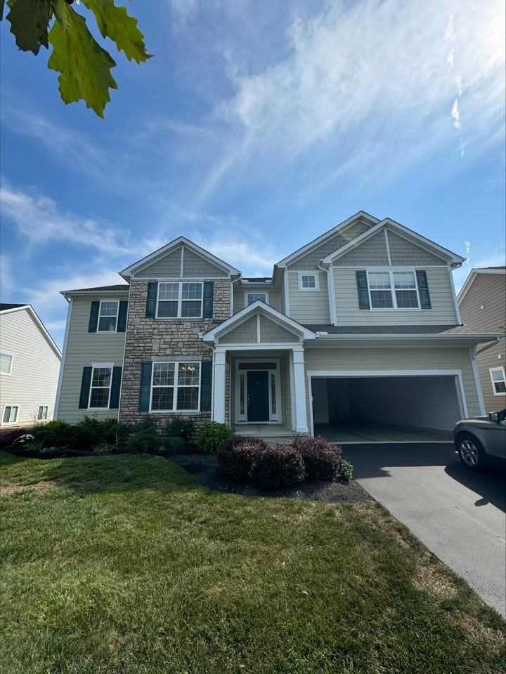 1061 Balmoral Dr - Photo 3 of 46
