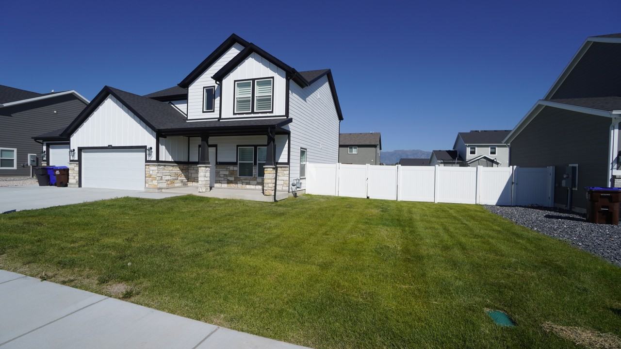 1143 Sw - Photo 2 of 46