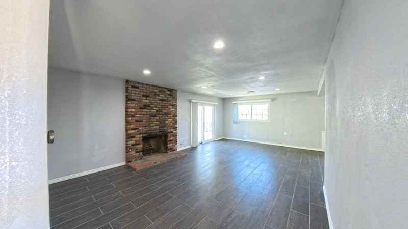 1047 Blakely Ct - Photo 2 of 22