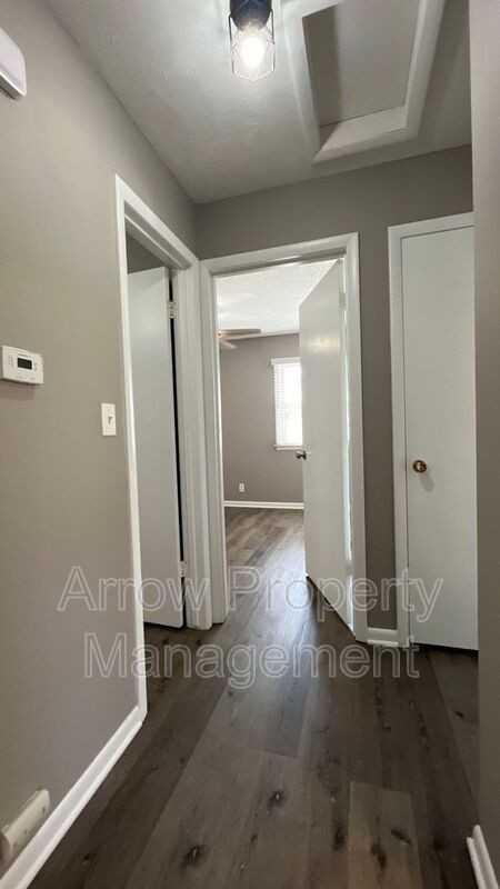 800 South 38th Street Court - Photo 5 of 19