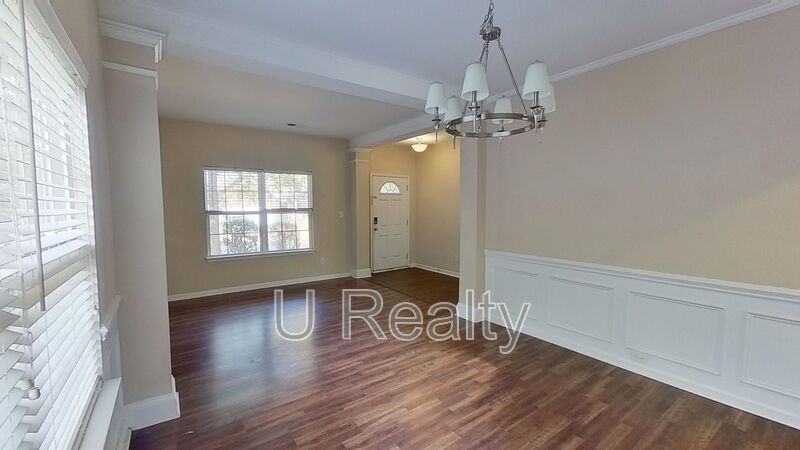 10009 Barrands Ln - Photo 4 of 16