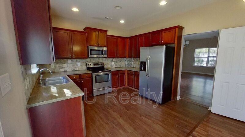 10009 Barrands Ln - Photo 5 of 16