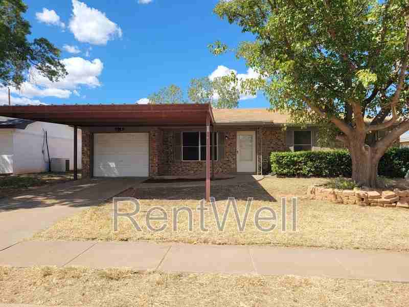 712 11th St - Photo 2 of 12