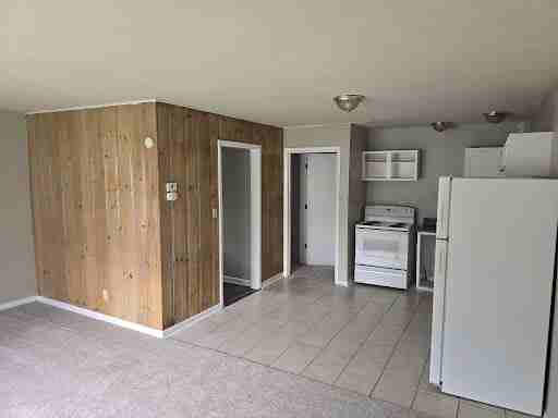 1718 E 89th St #1 - Photo 4 of 12