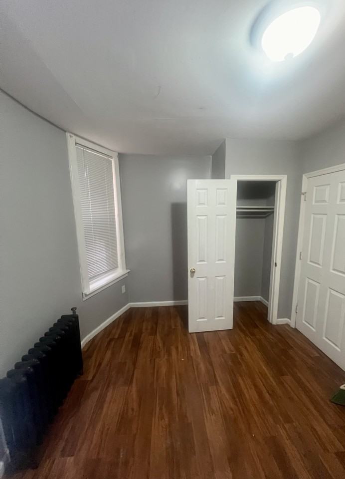 400 S 61st St #1 - Photo 2 of 10
