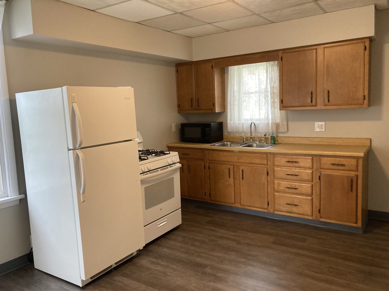 104 W Miller St #2 - Photo 2 of 7