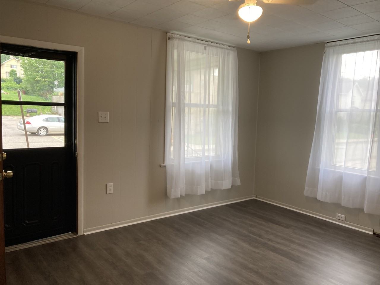 104 W Miller St #2 - Photo 3 of 7