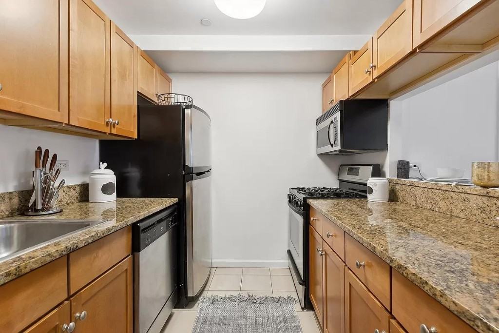 W 23rd St #6C - Photo 5 of 12