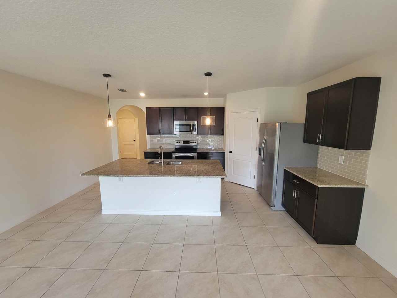 842 Guadalupe Dr - Photo 3 of 16