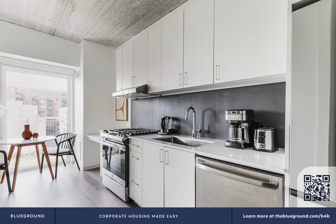 343 West Schiller Street - Photo 6 of 26