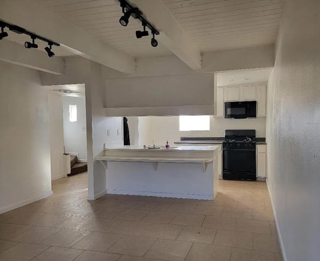 43615 Stanridge Ave - Photo 3 of 31