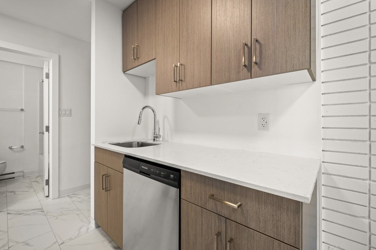 800 Beverley Street - Photo 7 of 13