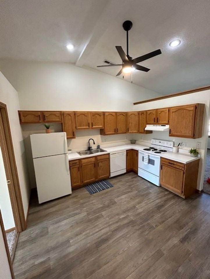 1340 Wayne St - Photo 4 of 16