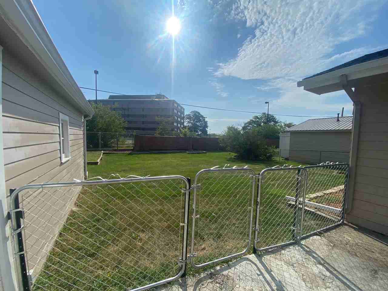 4117 64th St - Photo 4 of 23