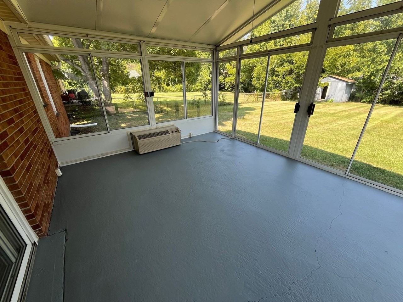 578 Grandin Ave - Photo 3 of 14