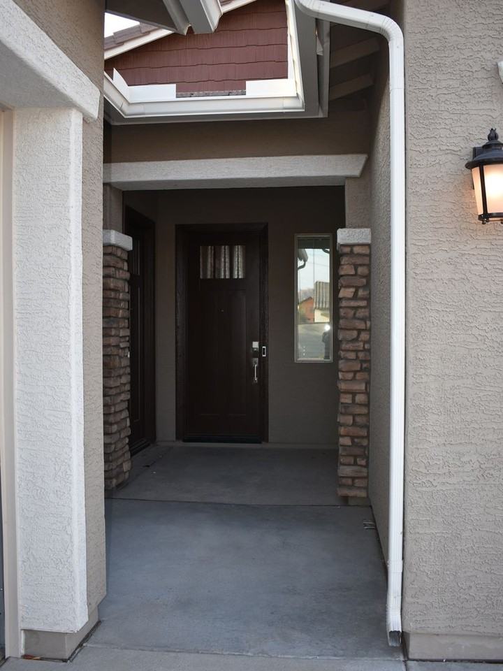 2530 W Huntington Dr - Photo 3 of 12