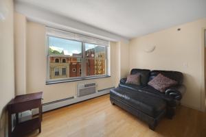 featured image of 400 College Ave