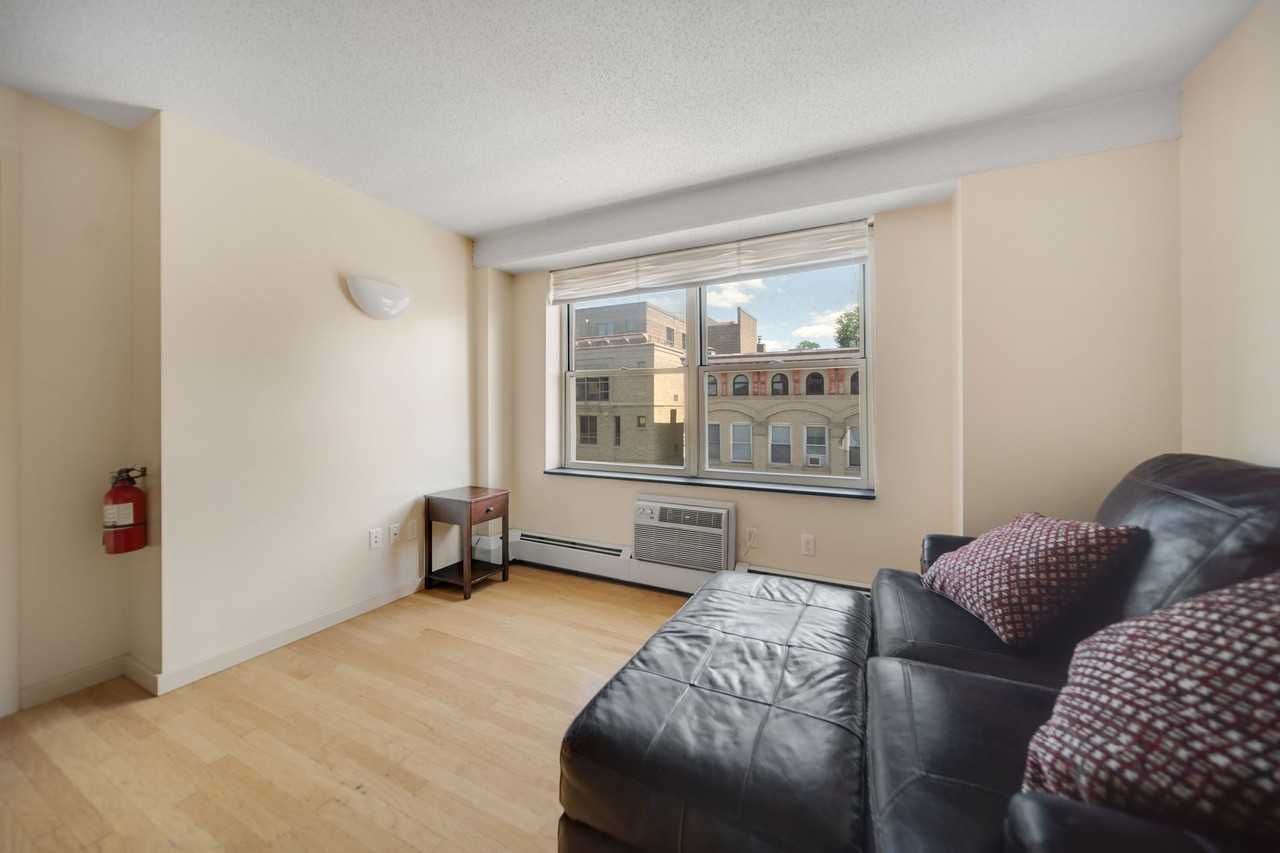 400 College Ave - Photo 3 of 27