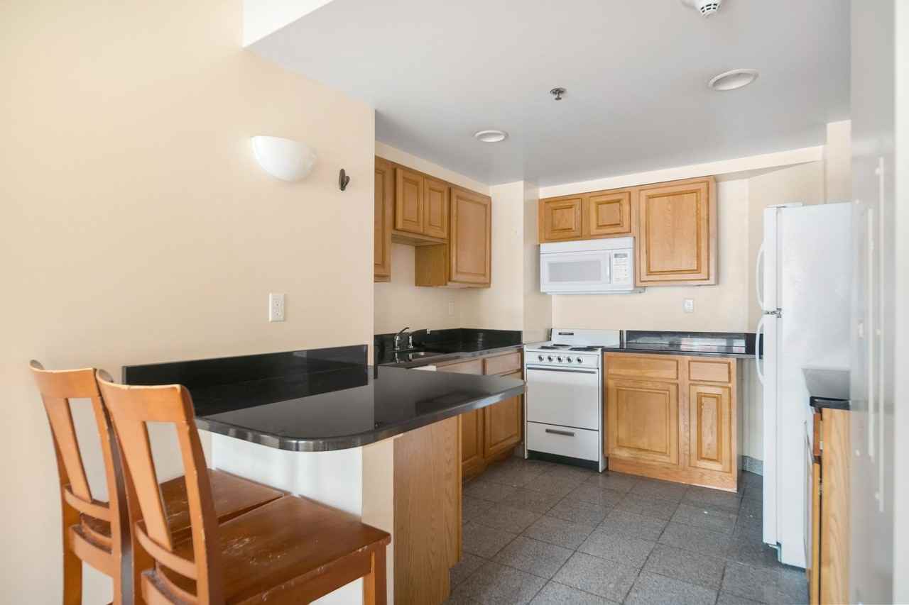 400 College Ave - Photo 5 of 27