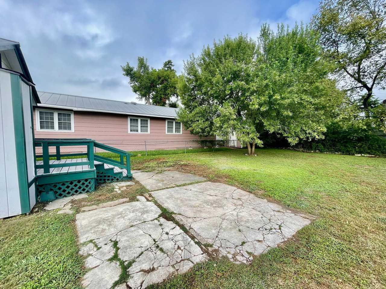 238 Comacho St - Photo 2 of 9