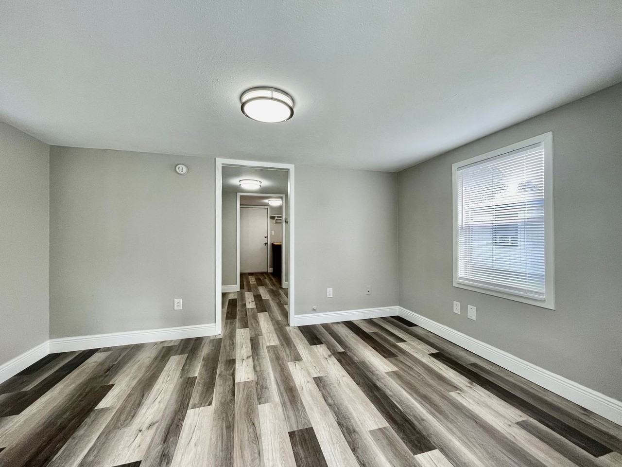 238 Comacho St - Photo 3 of 9