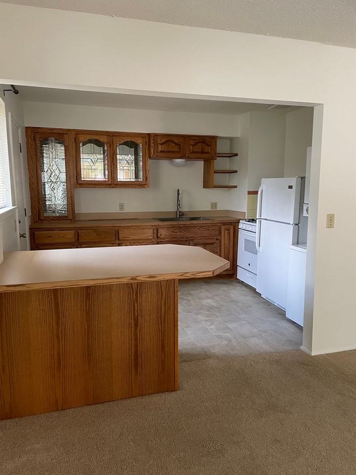 329 W Oak Ave - Photo 5 of 8