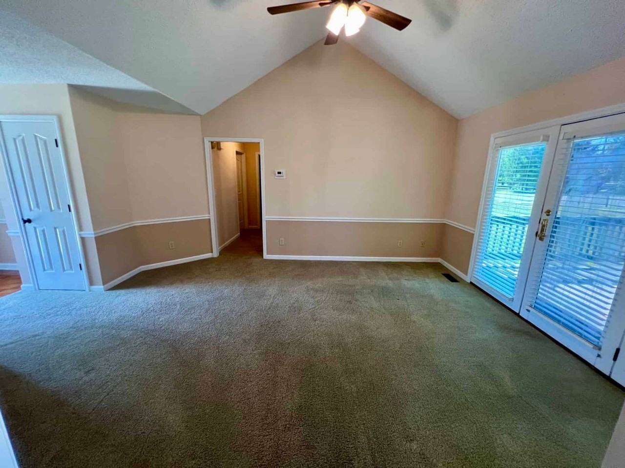 1219 Woods Edge Dr - Photo 3 of 16