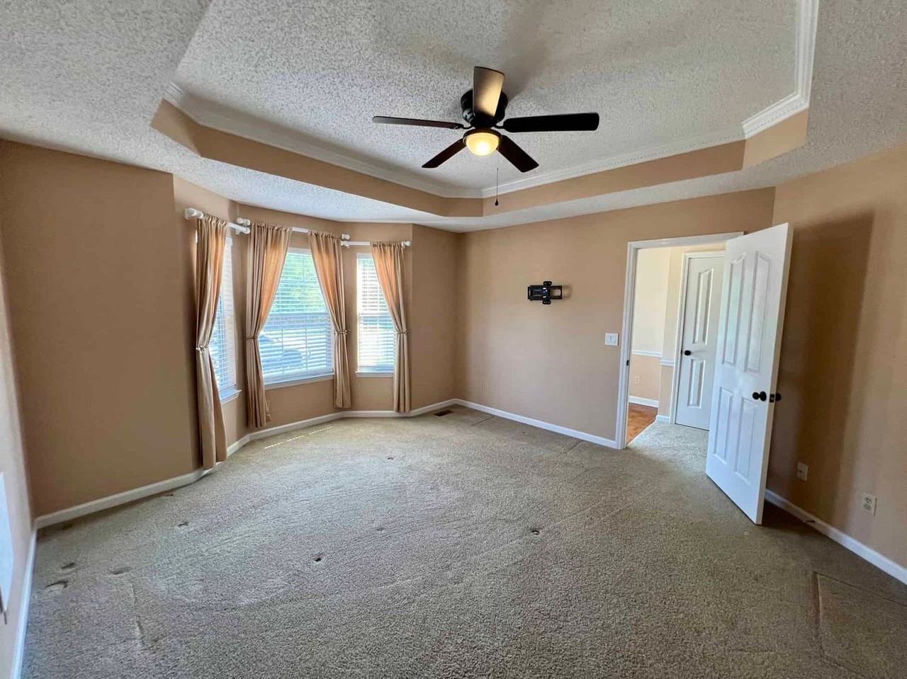 1219 Woods Edge Dr - Photo 5 of 16