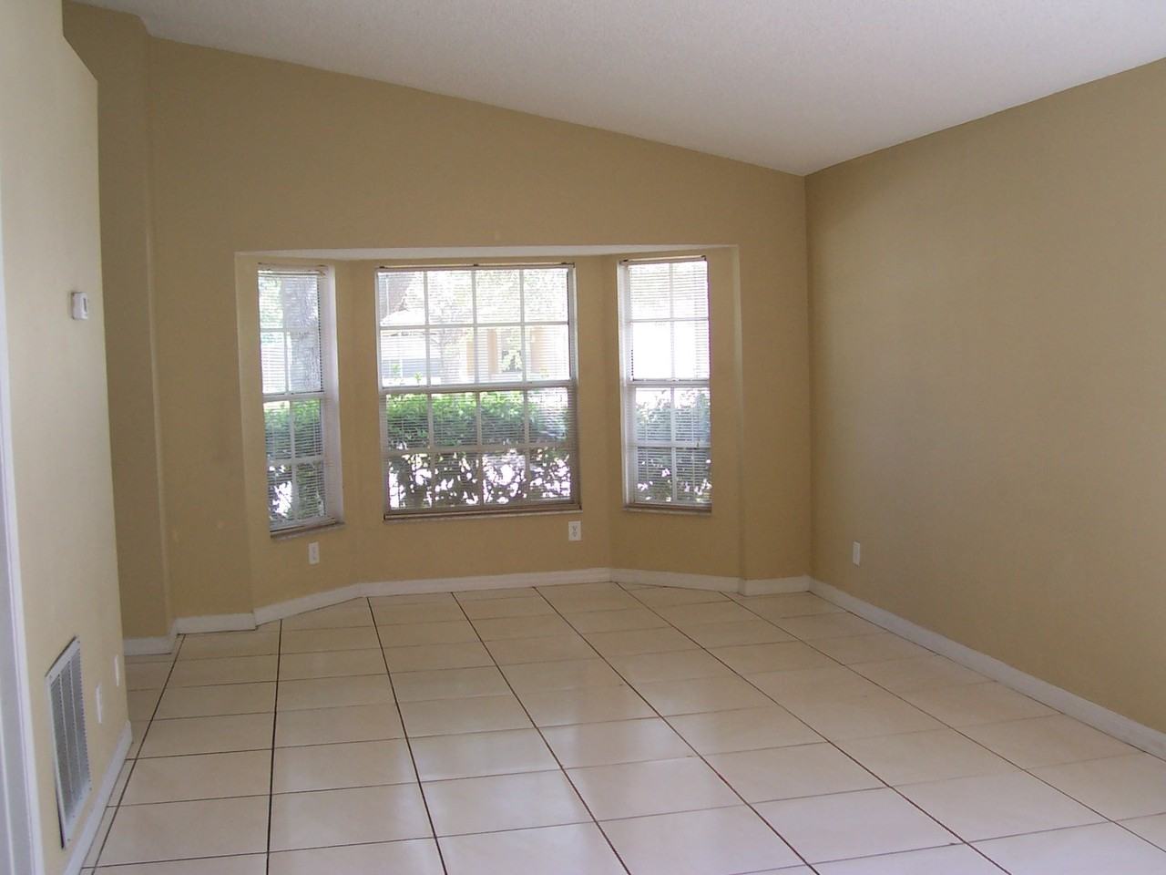 982 Little Creek Rd - Photo 3 of 12