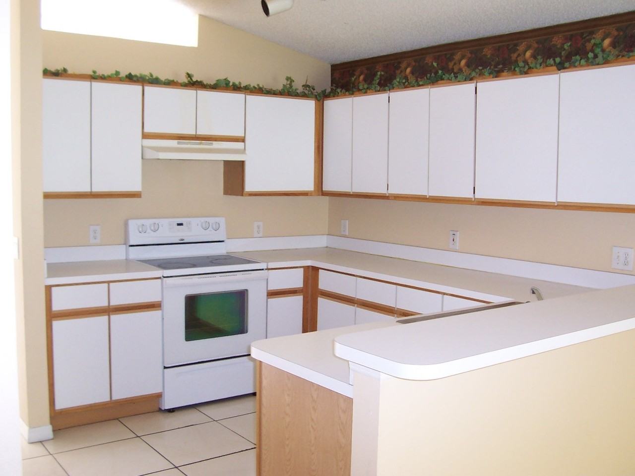 982 Little Creek Rd - Photo 5 of 12