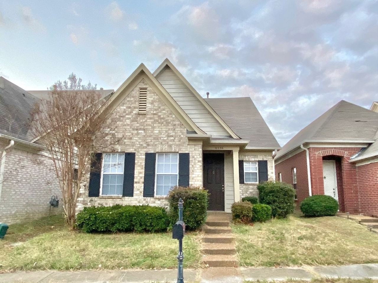 10236 Sterling Ridge Dr - Photo 2 of 10