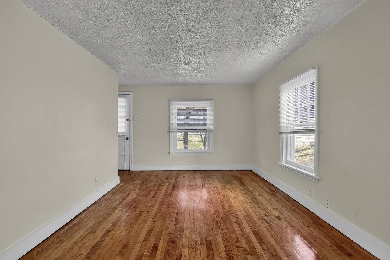 1814 Korando Ave - Photo 2 of 15