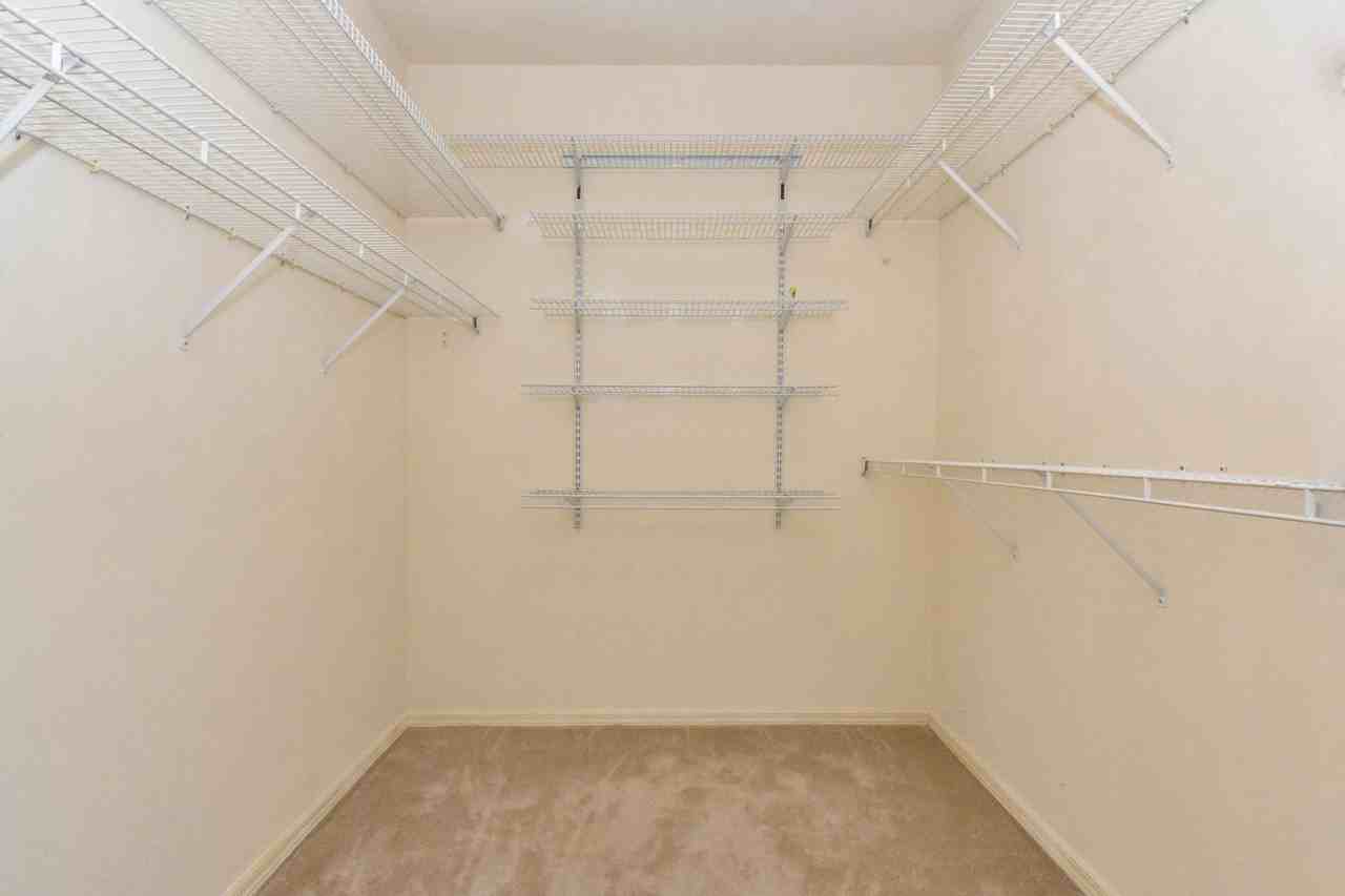 4517 Nw 37th Ter - Photo 4 of 15