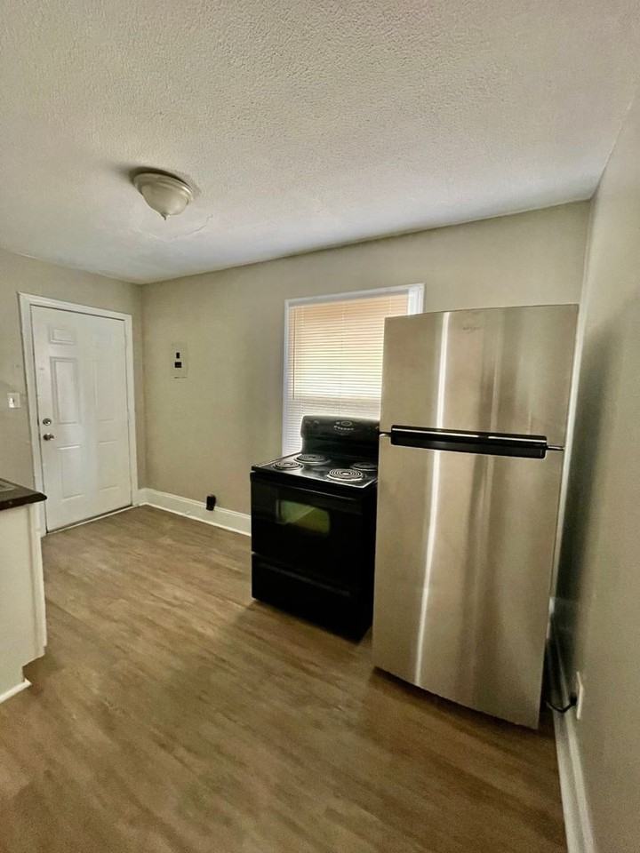 1314 North Mcdowell Street - Photo 7 of 12