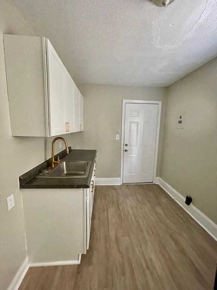 1314 North Mcdowell Street - Photo 5 of 12