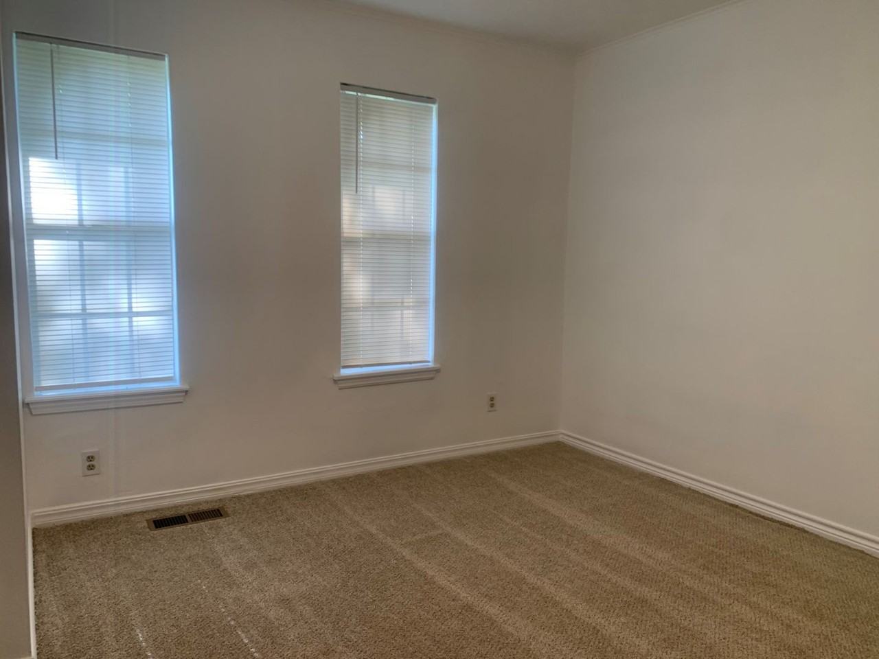 13924 S Birch St - Photo 2 of 12