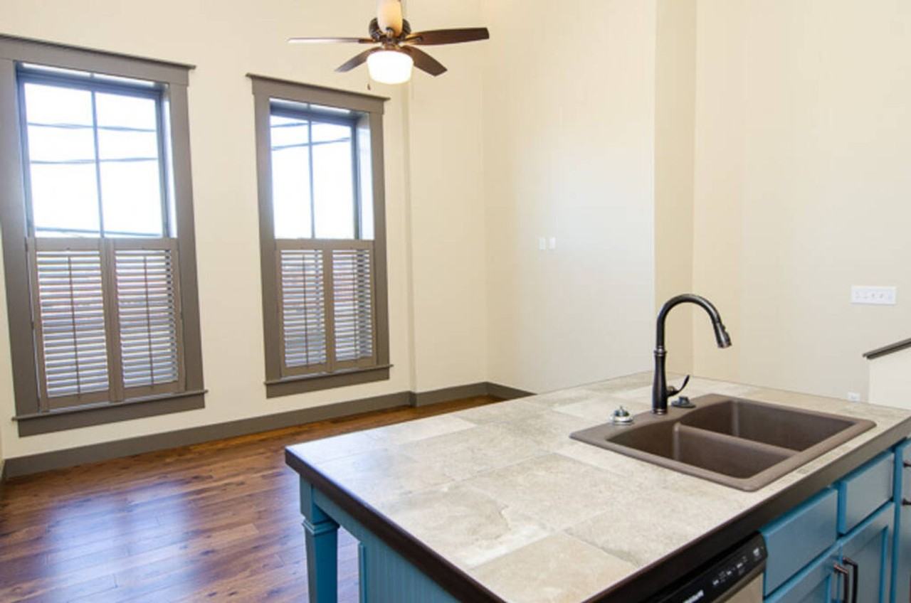 203 203 West Commercial Street-2F #2F - Photo 4 of 20