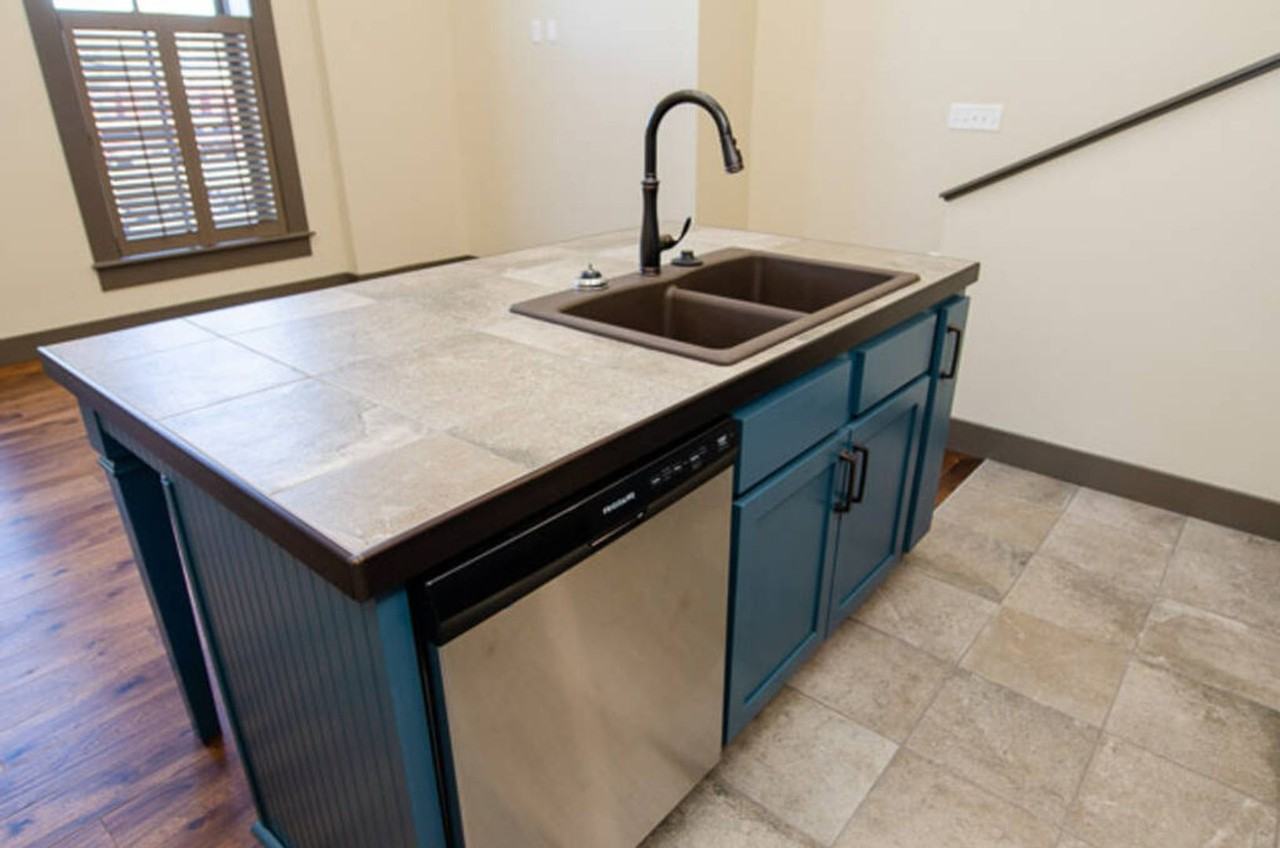 203 203 West Commercial Street-2F #2F - Photo 7 of 20