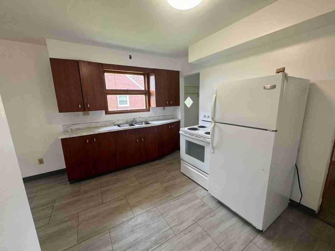 509 Walnut St - Photo 2 of 14
