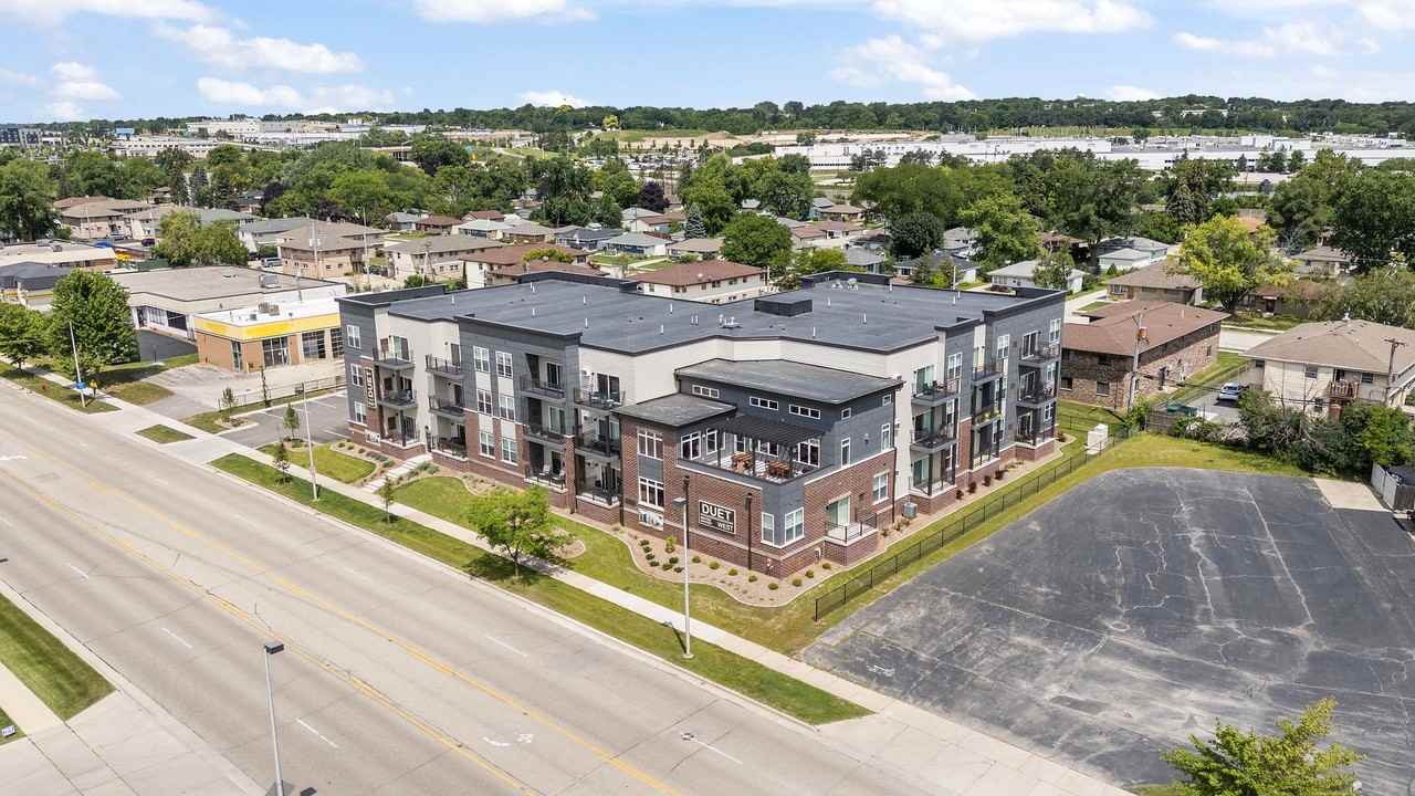 Duet Apartments - Photo 6 of 11