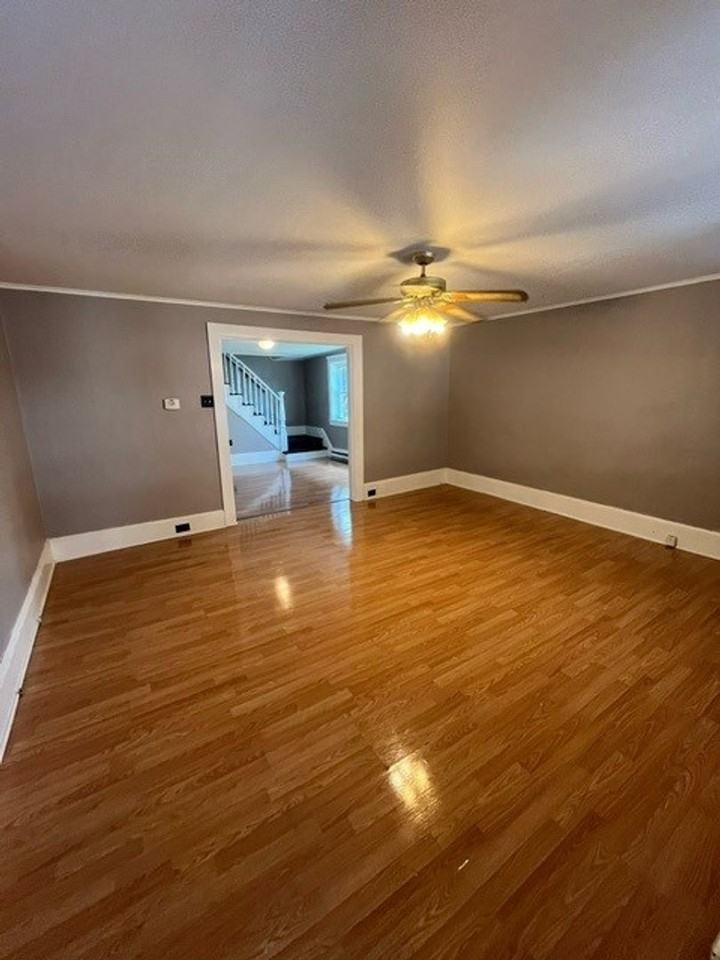 214 W Bertsch St - Photo 3 of 17