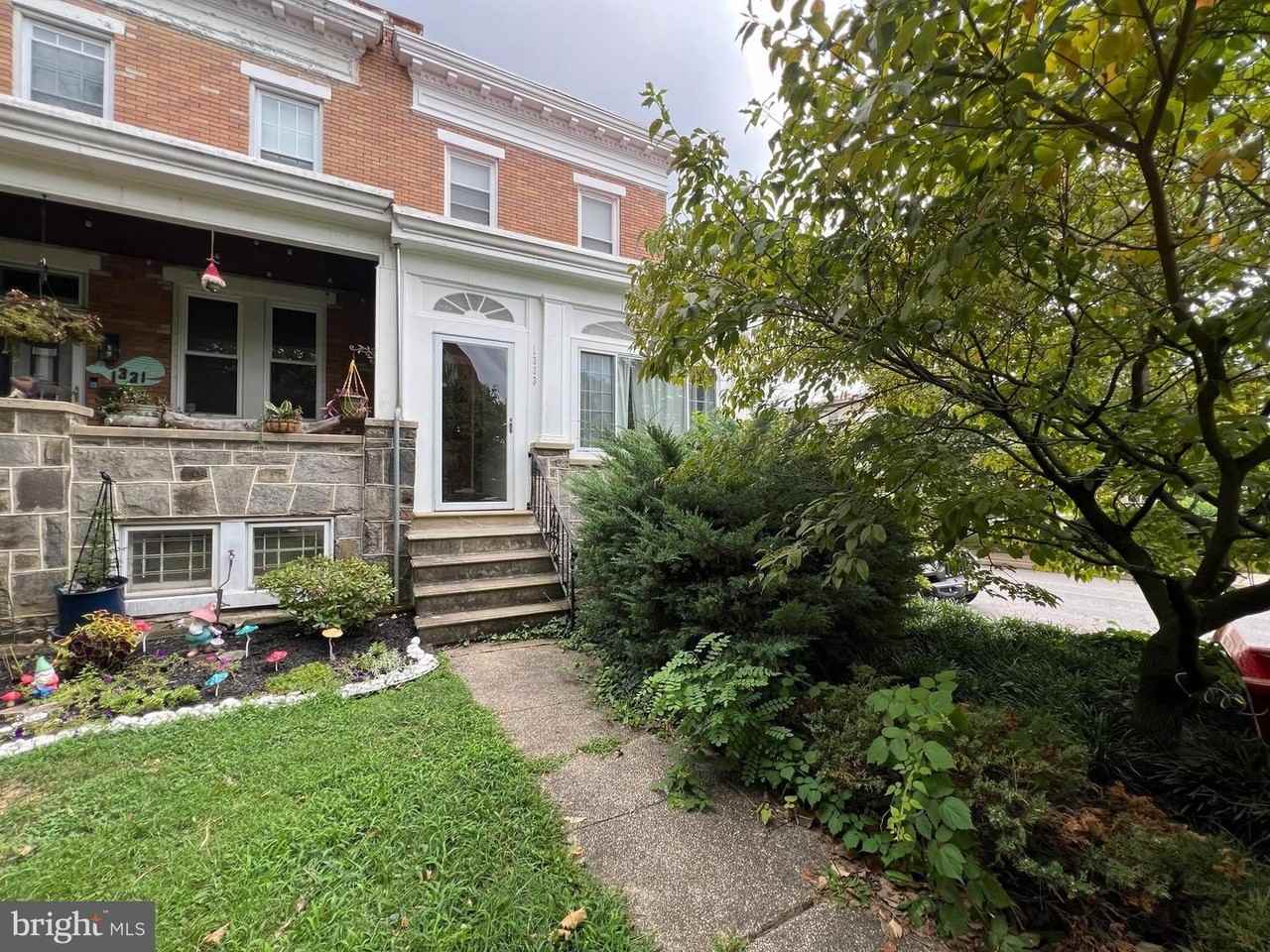 1333 W 40th St #2 - Photo 2 of 20