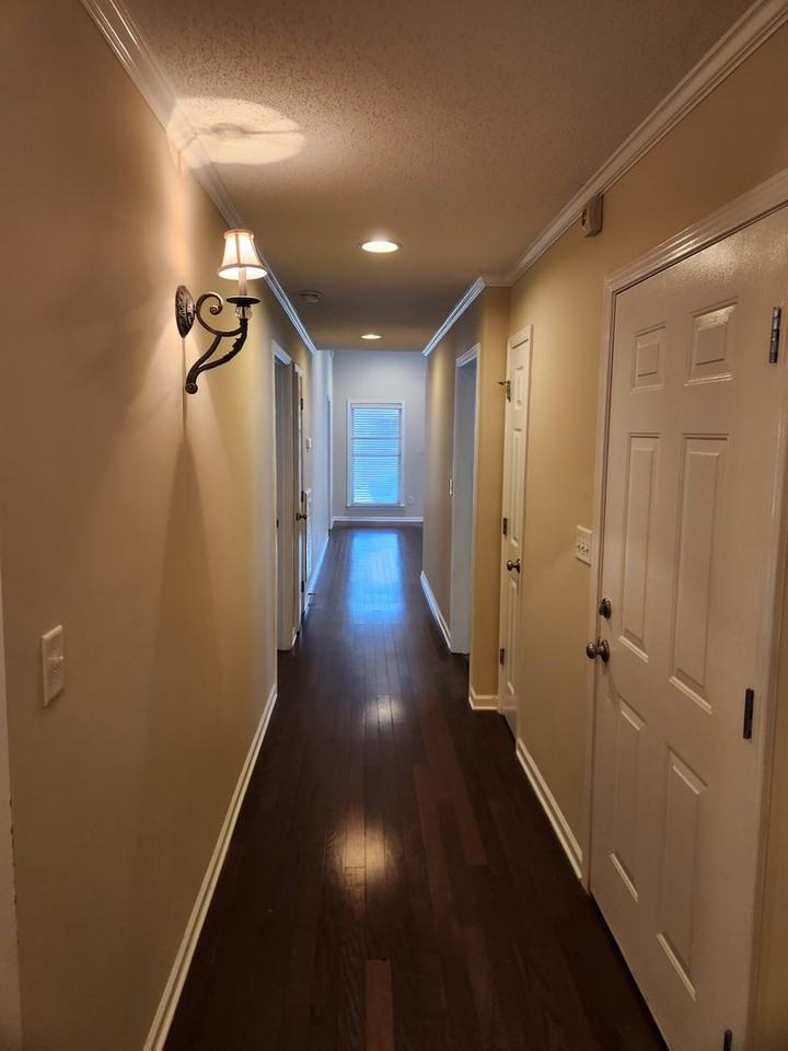 9841 Lenox Ln - Photo 3 of 17