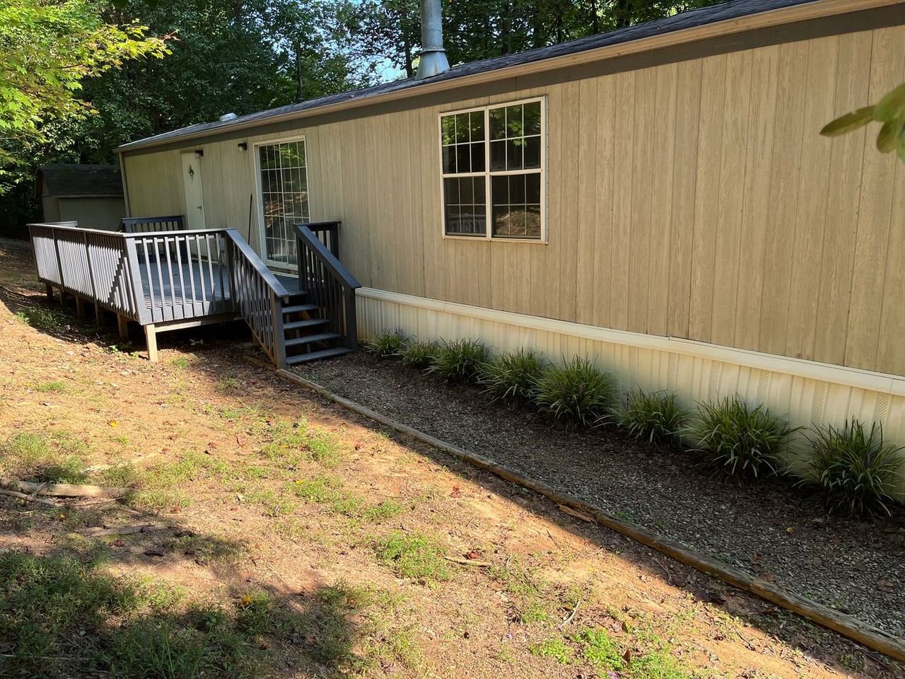 217 Matthews Dr - Photo 2 of 7