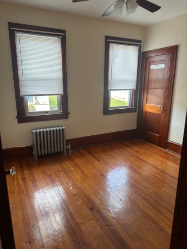 940 Narrow St - Photo 2 of 9