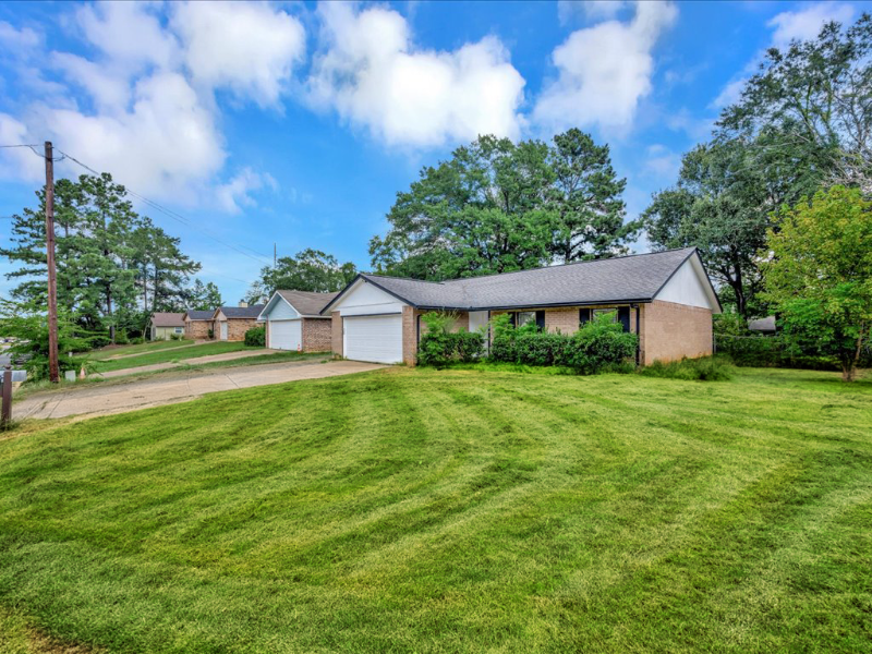 4908 Jade St - Photo 2 of 19