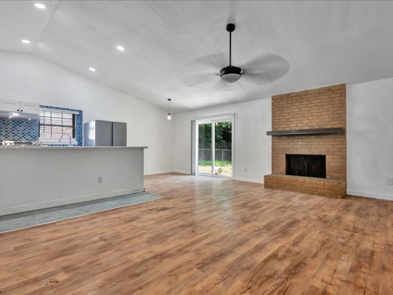 4908 Jade St - Photo 3 of 19